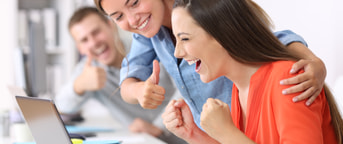 Des collaborateurs dans un bureau Des collaborateurs dans un bureau